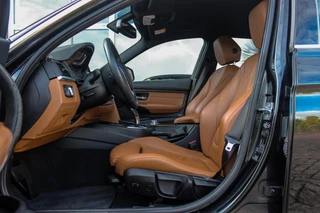 BMW 3-serie 316i Executive | Luxury Line | Sportstuur | Cruise control | Sportstoelen | Stoelverwarming | Climate control | Navigatie | Bluetooth | Regensensor | Lichtpakket | 18 inch | PDC / 14
