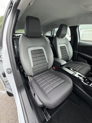 Citroën C4 145pk Hybride Plus (Camera - LED - Navigatie - Automatische Airco - Parkeersensoren - Apple Carplay) / 12