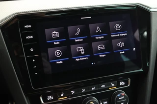 Volkswagen Passat Variant 1.5 TSI 150pk DSG 2x R-Line Panoramadak Leder Camera Stoelverwarming Virtual Cockpit / 22