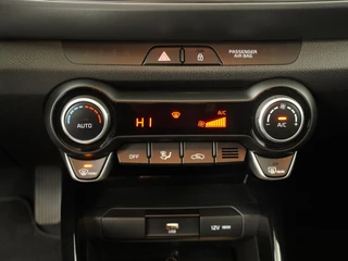 Kia Stonic 1.0 T-GDi MHEV DynamicPlusLine  - Apple/Android Carplay - Navigatie - Cruise Control - Stoel/Stuurverwarming - Lichtmetalen Velgen - Fabrieksgarantie t/m 28-01-2032 / 33