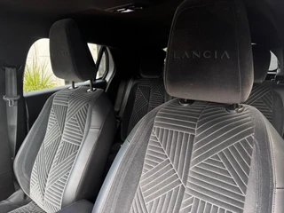 Lancia Ypsilon 1.2 Turbo Hybrid LX 110pk 360 Camera | Navigatie By App | Adaptive Cruise | Climate control / 6