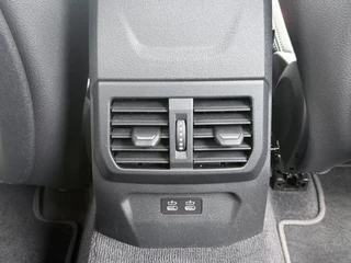 BMW 1-serie 118i Executive Edition | Carplay | PDC | Navi | Sportstuur / 25