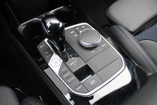 BMW 1 Serie 118i Business Edition  | M-Sport | Origin NL | Camera | Trekhaak | Navigatie / 20