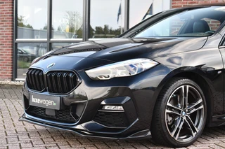 BMW 2 Serie Gran Coupé 218i M-Sport  Shadowline Trekhaak 18inch Live-cockpit Sfeerverlichting / 22