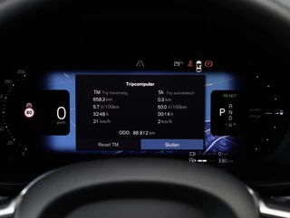 Volvo XC60 T6 AWD Plus Dark Long Range Pano Leder SoH 94% Memory Keyless Google Navigatie / 17