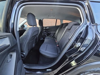 Ford Focus Wagon 1.0 EcoBoost 125PK Active Automaat Winterpack 17" Velgen Navi / 6