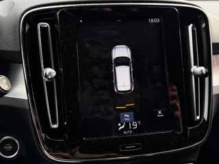 Volvo XC40 1.5 T3 Momentum Pro | NL-Auto | Elek. Achterklep | Parkeersensoren | Navigatie / 17