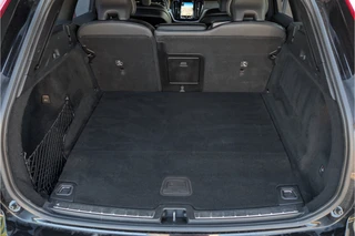 Volvo XC60 2.0 T8 Twin Engine AWD R-Design Panorama Trekhaak / 44