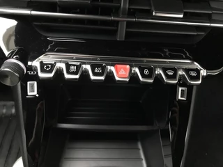 Peugeot 2008 1.2 PureTech Style | Camera | Navigatie / 24