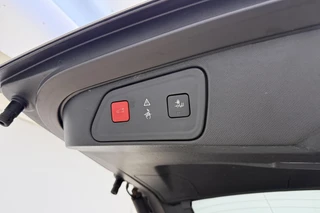Peugeot 3008 1.6 e-THP Allure Automaat | Trekhaak | Electrische achterklep | Keyless | Lichtmetalen velgen | Dakdragers | Camera / 19