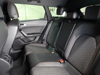 SEAT Leon Sportstourer 1.5 eTSI 150pk DSG-7 FR Business Intense / 18