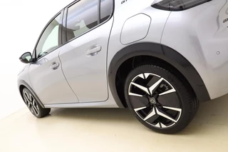 Peugeot 208 1.2T 100pk GT | Demo | Navigatie | Climate & Cruise Control | 3D-Cockpit | Parkeersensoren | Camera / 18