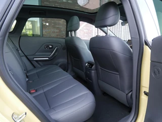 Leapmotor B05 ProMax Design 67.1 kWh | Panoramadak | Elektrisch verstelbare stoelen | Stuurwiel verwarming | Apple carplay/Android auto | Sfeerverlichting | Regensensor | Privacyglas | 19 inch lichtmetalen velgen / 14