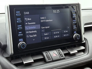Toyota RAV4 2.5 Hybrid Active Automaat | Adaptive Cruise | Stoelverwarming | CarPlay | Camera | Trekhaak / 17