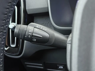 Volvo XC40 Recharge Plus SOH 92%| PILOT ASSIST ACC| ELEKTRISCHE ACHTERKLEP| DODE HOEK SENSOR |WARMTEPOMP| STOEL + STUURVERWARMING| ACHTERUITRIJCAMERA| RIJKLAAPRIJS INCL. 12 MND BOVAG GARANTIE| / 25