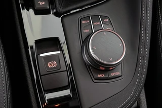BMW X2 xDrive20i High Executive M Sport X Achteruitrijcamera Head-Up Leder Adaptief Onderstel / 40