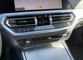 BMW 3 Serie 330e High Executive M-Sport  | 1e eigenaar | dealer onderh. | schuifdak | leder sportstoelen | camera | BTW auto / 33