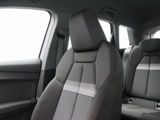Audi Q4 e-tron 45 quattro Advanced edition 77 kWh 265 Pk | Stoelverwarming | Matrix LED | Sonos Audio | 19 Inch | Warmtepomp | 53.634 Km !! / 38