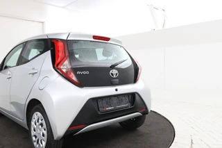 Toyota Aygo 1.0 VVT-i x-play  5 Deurs, Camera, / 9