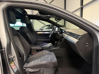 Volkswagen Passat 1.5 TSI R-Line Business + Pano Virtual H&K / 27