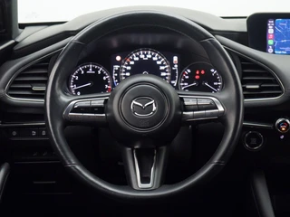 Mazda 3 2.0 SA-X Luxury Trekhaak | Leder | Head-up | All-seasonbanden / 26
