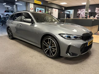 BMW 3-serie Touring 330e xDrive M-pakket facelift / Panorama-dak / head-up / 360 camera / Harman-Kardon / 10