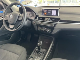 BMW X1 sDrive18iA High Executive | Cruise Control | Camera | Navigatie | Stoelverwarming | LM-Velgen | Climate Control | Elektrisch bedienbare Achterklep | PDC | LED Verlichting ( Vestiging - Vianen ) / 4
