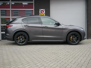 Alfa Romeo Stelvio 2.0 T AWD Veloce Leder| Pano| Sport uitlaat| FULL OPTION / 19