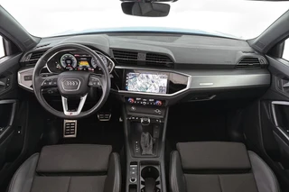 Audi Q3 45 TFSI e S Line / 8