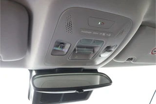 Omoda 5 EV Premium 61 kWh *DEMO* - Full Options! - Stuur-/stoelverwarming - Draadloze Apple Carplay of Android Auto - Schuif-/kanteldak - 7 jaar of 150.000km Fabrieksgarantie / 72