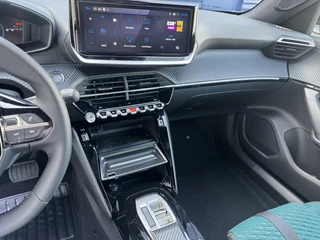 Peugeot 2008 Envy 1.2 Hybrid 110pk e-DSC6 | Apple Carplay/Android Auto | Achteruitrijcamera | Airco | Draadloze Telefoonoplader | Keyless entry/start | Parkeersensoren | Adaptief Cruise Control / 21