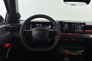 Lancia Ypsilon 1.2 Turbo Hybrid LX / 8