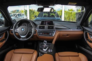 BMW 3-serie 316i Executive | Luxury Line | Sportstuur | Cruise control | Sportstoelen | Stoelverwarming | Climate control | Navigatie | Bluetooth | Regensensor | Lichtpakket | 18 inch | PDC / 4