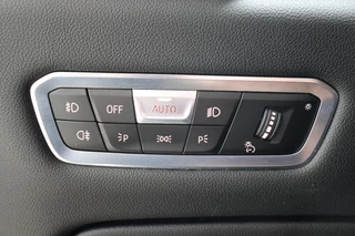 BMW X5 xDrive40i High Executive M Sport Pakket Automaat  / Live Cockpit Professional / Adaptive Air Suspension / Panoramadak Sky Lounge / Bowers & Wilkins / Active Steering / Comfortstoelen / Laserlight / Crafted Clarity / 22 Inch / Leder / M Sportremsysteem / 41