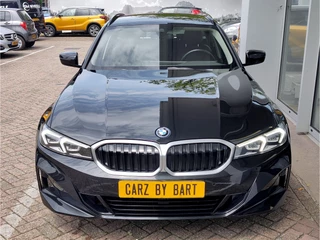 BMW 3 Serie Touring 320e PHEV  Orig NL. | Leder | Park Assist | Carplay/Android / 9