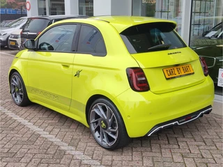 Abarth 500e SCORPIONISSIMA 42 kWh  SoH 94,12% !! | Alcantara sportstuur | Pano | Winterpakket / 4