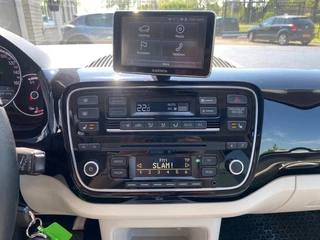 Volkswagen e-up! E-up 82PK 5D Panoramadak / Stoelverw. / Automaat! / 21