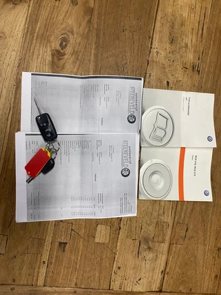 Volkswagen Up! 1.0 cross up! BlueMotion/ Nederlandse auto/ 5 deurs/ Parkeersensoren voor en achter/ Bluetooth / Airco / 35