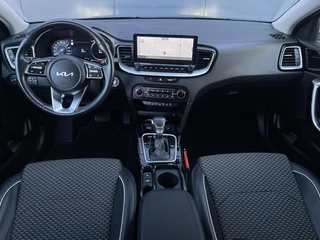 Kia XCeed 1.5 T-GDi DynamicPlusLine Automaat | Navi | Clima | Camera | Stoel/-Stuurverwarming | Afneembare Trekhaak | Elektr. Achterklep | Adaptieve Cruise | Keyless Entry / 12