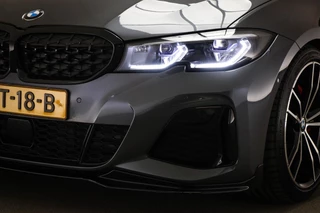 BMW 3-serie Touring M340i xDrive High Executive | DRIVING PROFESSIONAL PACK | LASER LED | PANORAMADAK | HEAD UP | STUURVERWARMING | EIBACH | CAMERA | 19" / 21