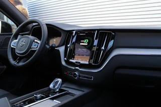 Volvo XC60 2.0 T6 Plug-in hybrid AWD Ultimate Black Edition  | Panoramadak | Head-up | H/K | Memory / 8