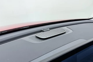 Omoda 5 EV Premium 61 kWh | Camera's rondom | Schuif/kantel dak | LED verlichting | Lederen bekleding | Stoelverwarming/ventilatie | Sfeerverlichting | Drive assist / 34