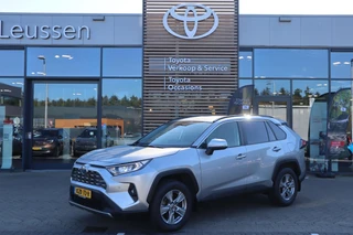 Toyota RAV4 2.5 HYBRID AWD DYNAMIC ANDROID/APPLE STOEL/VOORRUITVERW. LM-VELGEN P-SENSOREN CAMERA AD-CRUISE