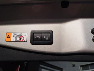 Toyota C-HR 2.0 Plug-in Hybrid 220 GR SPORT NIEUW DIRECT LEVERBAAR STOEL/STUURWIELVERWARMING PDC DRAADLOOSLADEN / 24