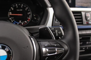 BMW 3-serie Touring 320i M Sport Edition | 2e eigenaar | NL auto | Camera | HiFi audio | Stoelverwarming | DAB | Head-up | Cruise control | LED | Park Assistant | PDC | Navigatie / 22