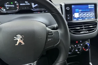 Peugeot 2008 1.2 PureTech Blue Lion | Trekhaak | Airco | Cruise control | Apple Carplay/Android Auto | DAB | Navigatie / 19
