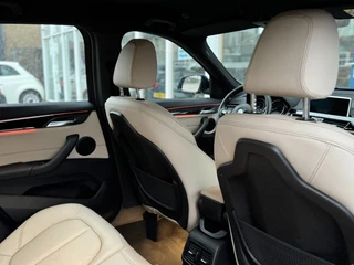 BMW X1 X1 sDrive20i High Executive M Sport I Automaat I HUD I LED I Stoelverw. I Sportstoel / 24