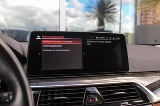 BMW 5-serie Touring 540i xDrive High Executive Luxury-Line | 1e eigenaar | Achterasbesturing | Cruise control adaptief | Apple carplay | Adaptief LED | DAB | Panoramadak | HiFi audio / 28