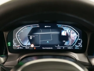 BMW 3 Serie 330e M-Sport Schuifdak | ACC | Harman Kardon / 41