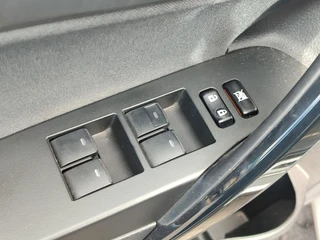 Toyota Auris 1.8 Hybrid DYNAMIC ULTIMATE / 13